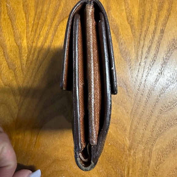 Authentic Louis Vuitton compact wallet - Picture 3 of 10